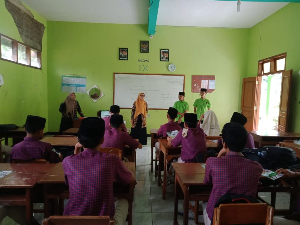 SMK Nurul Hikmah sosialisasi ke SMP Roudlotut Thoyibin