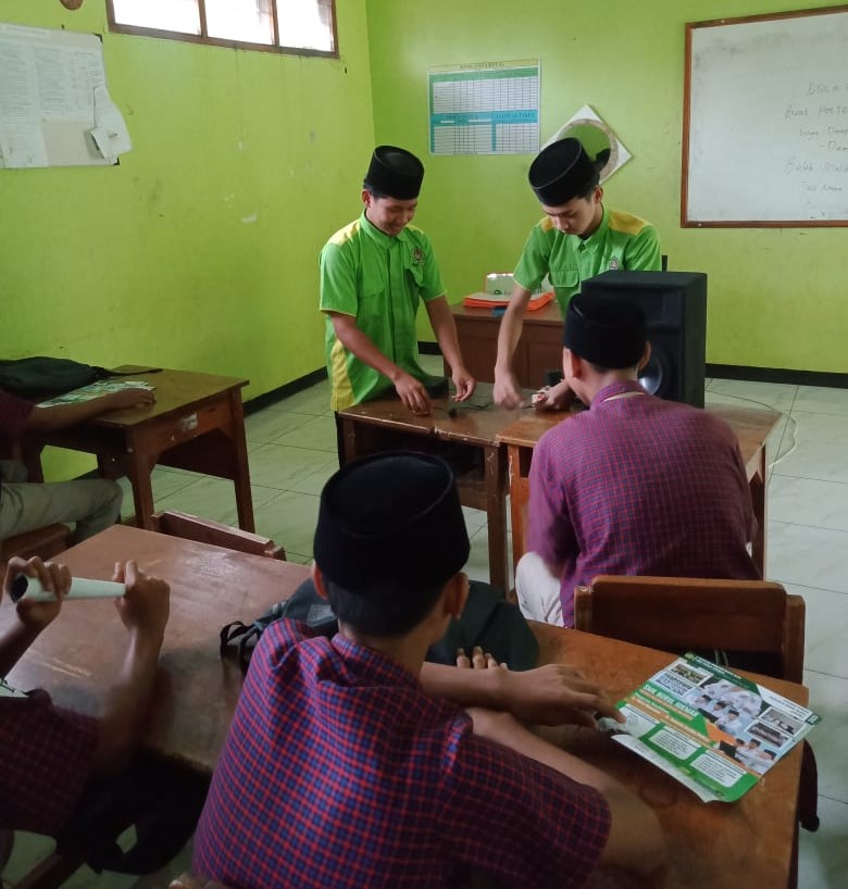 SMK Nurul Hikmah sosialisasi ke SMP Roudlotut Thoyibin